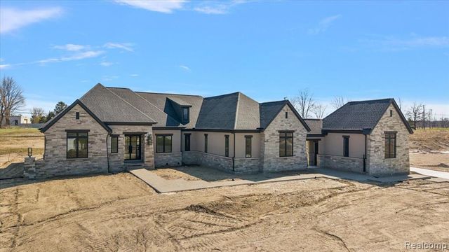 67736 Overlook Trail, Washington, MI 48095