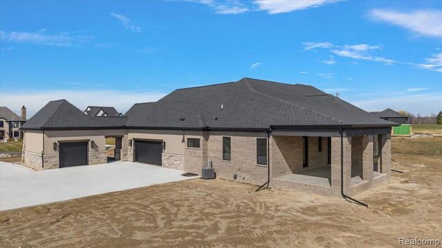 67736 Overlook Trail, Washington, MI 48095
