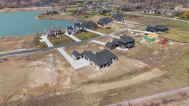 67736 Overlook Trail, Washington, MI 48095