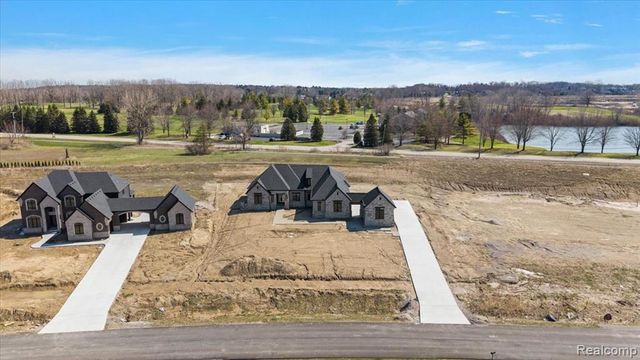 67736 Overlook Trail, Washington, MI 48095