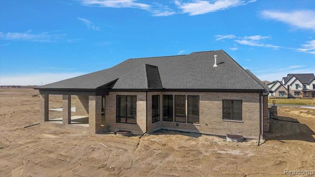 67736 Overlook Trail, Washington, MI 48095