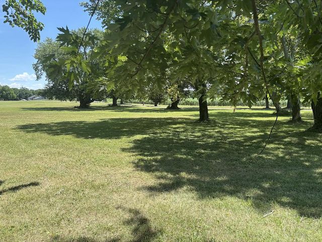300 WOODS POINT RD, Chester, MD 21619