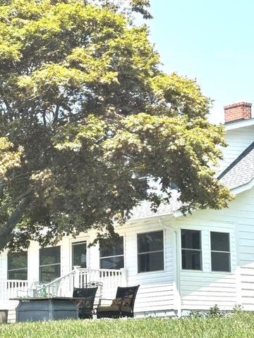 300 WOODS POINT RD, Chester, MD 21619