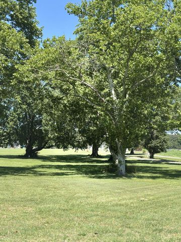 300 WOODS POINT RD, Chester, MD 21619