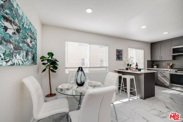 8024 Via Pompeii, Burbank, CA 91504