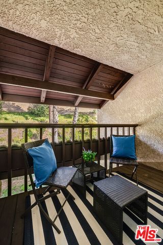 8024 Via Pompeii, Burbank, CA 91504