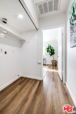 8024 Via Pompeii, Burbank, CA 91504