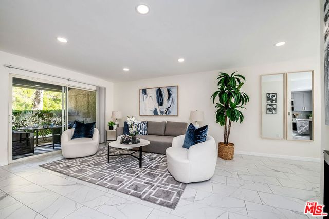 8024 Via Pompeii, Burbank, CA 91504