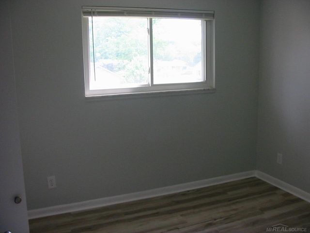 23909 Talbot Street, St Clair Shores, MI 48082