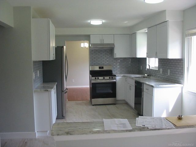 23909 Talbot Street, St Clair Shores, MI 48082