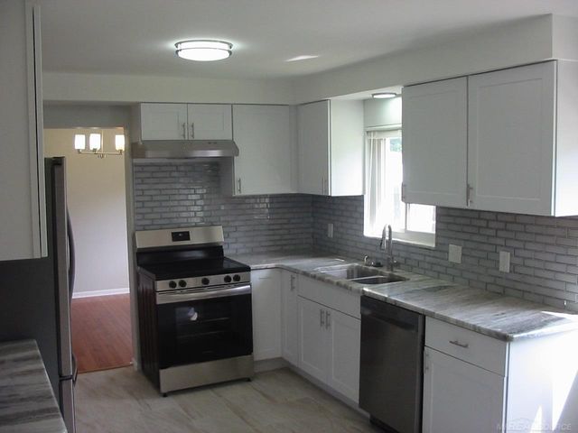 23909 Talbot Street, St Clair Shores, MI 48082
