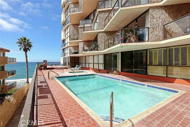 531 Esplanade 303, Redondo Beach, CA 90277