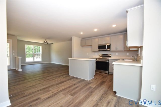 14098 Shannon Hill Rd, Louisa, VA 23093