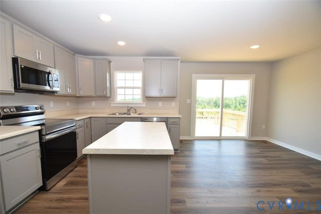 14098 Shannon Hill Rd, Louisa, VA 23093