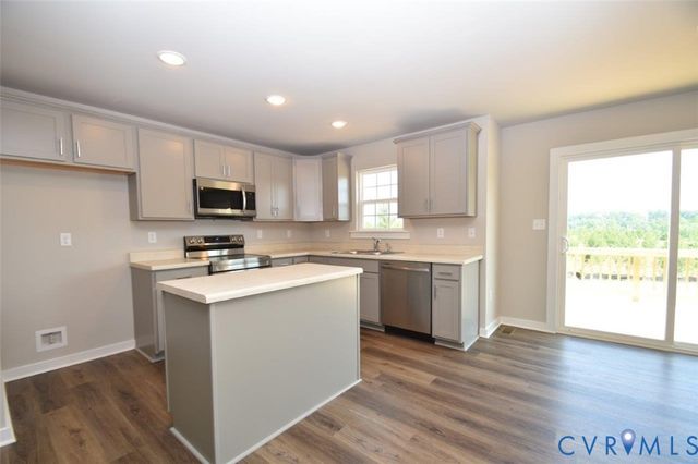 14098 Shannon Hill Rd, Louisa, VA 23093