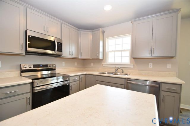 14098 Shannon Hill Rd, Louisa, VA 23093