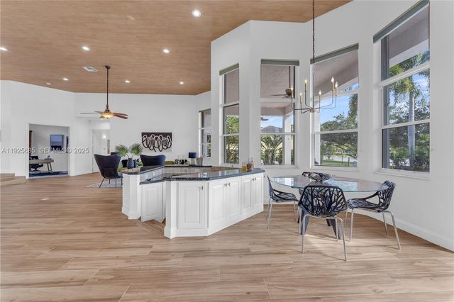 13890 SW 41st St, Davie, FL 33330