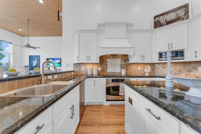 13890 SW 41st St, Davie, FL 33330