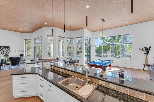 13890 SW 41st St, Davie, FL 33330