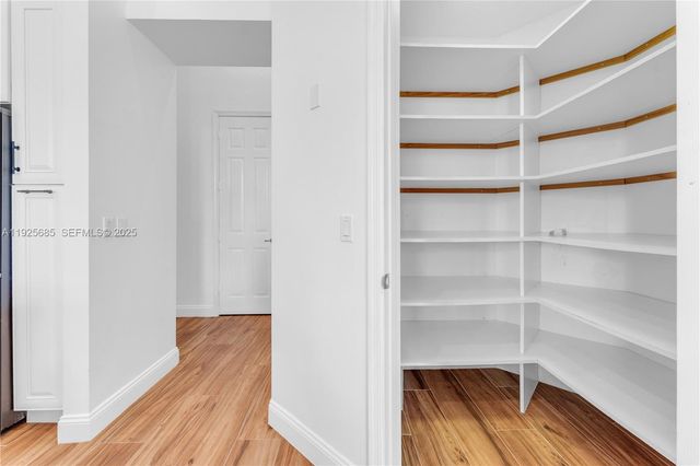 13890 SW 41st St, Davie, FL 33330