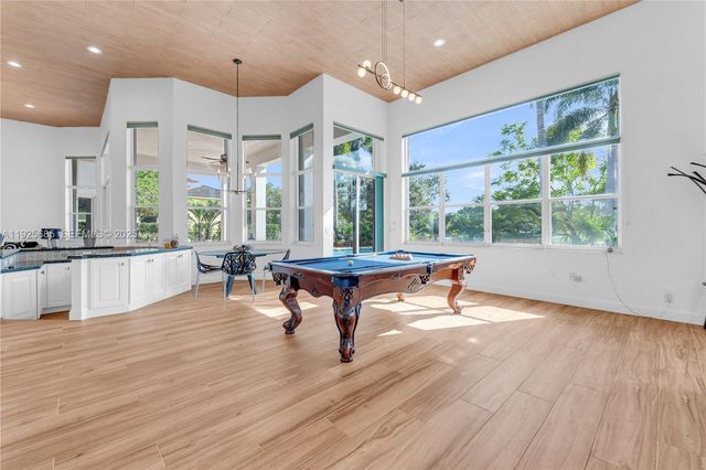 13890 SW 41st St, Davie, FL 33330