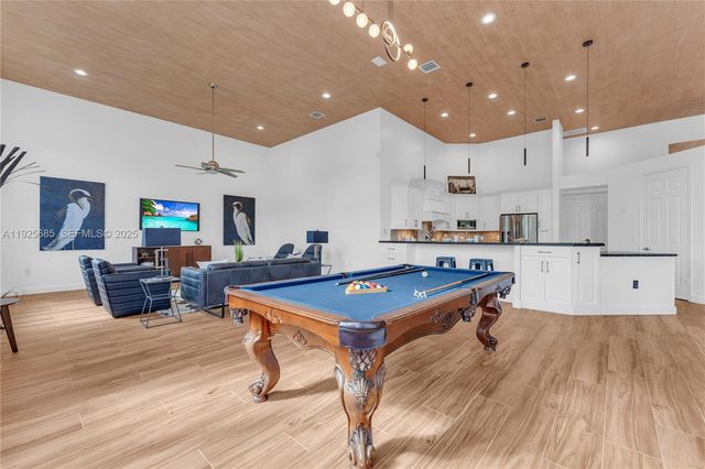 13890 SW 41st St, Davie, FL 33330