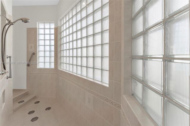 13890 SW 41st St, Davie, FL 33330