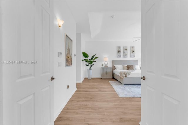 13890 SW 41st St, Davie, FL 33330