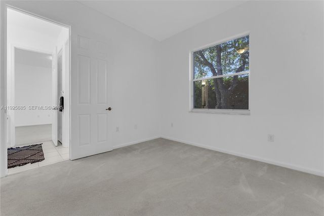 13890 SW 41st St, Davie, FL 33330