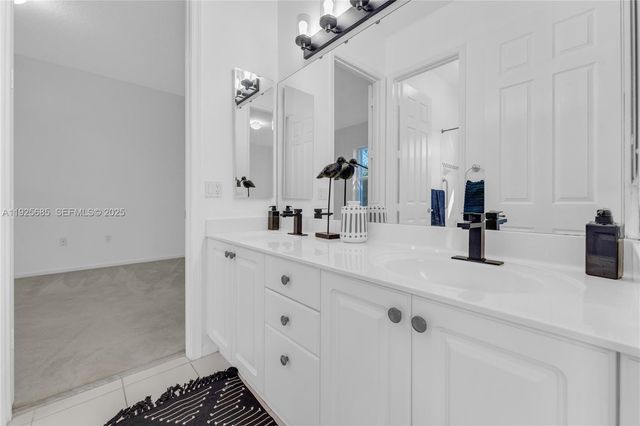 13890 SW 41st St, Davie, FL 33330