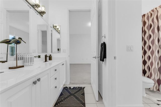 13890 SW 41st St, Davie, FL 33330