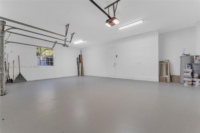 13890 SW 41st St, Davie, FL 33330