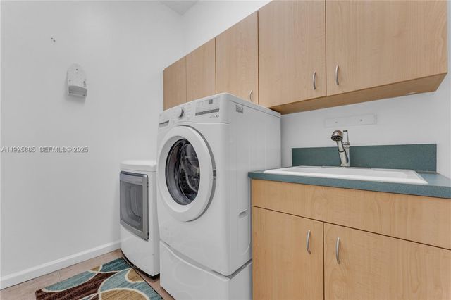 13890 SW 41st St, Davie, FL 33330