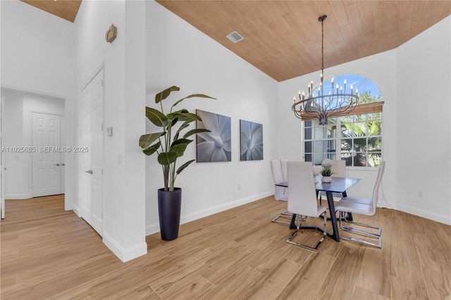 13890 SW 41st St, Davie, FL 33330