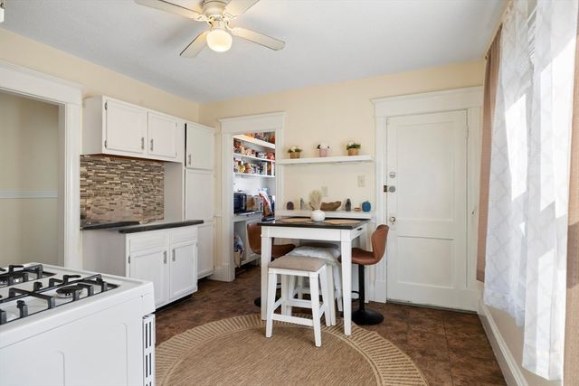 25-27 Santa Barbara St, Springfield, MA 01104