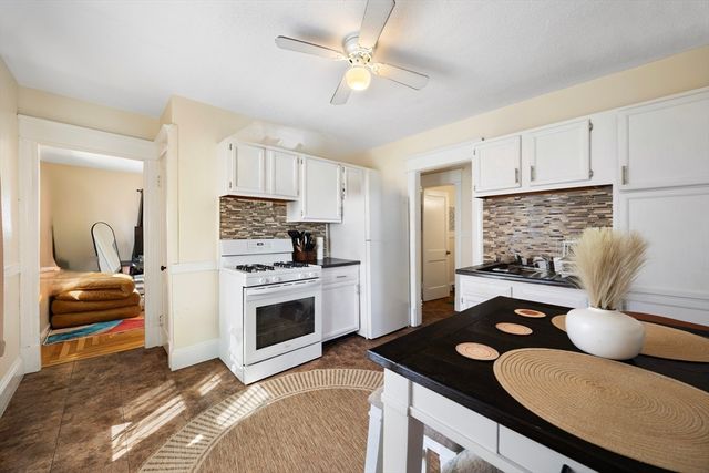25-27 Santa Barbara St, Springfield, MA 01104