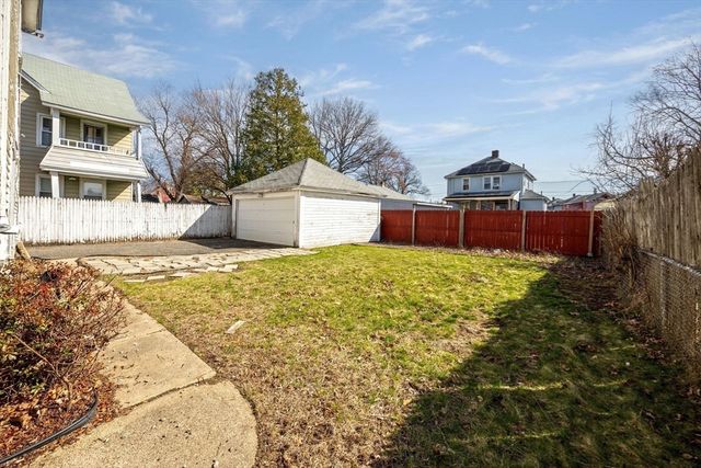 25-27 Santa Barbara St, Springfield, MA 01104