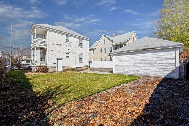 25-27 Santa Barbara St, Springfield, MA 01104