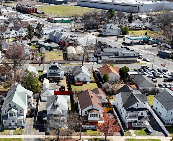 25-27 Santa Barbara St, Springfield, MA 01104