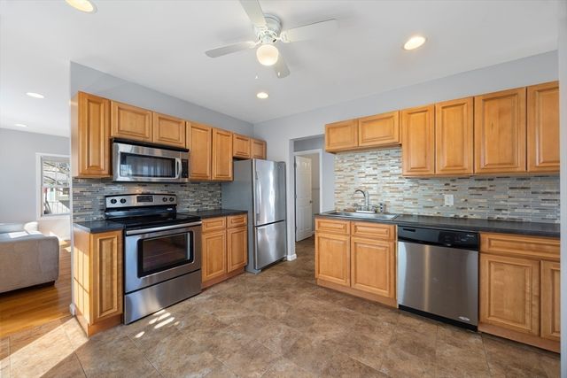 25-27 Santa Barbara St, Springfield, MA 01104