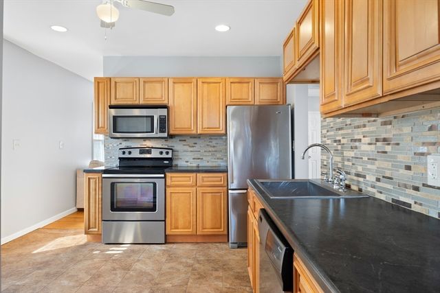 25-27 Santa Barbara St, Springfield, MA 01104