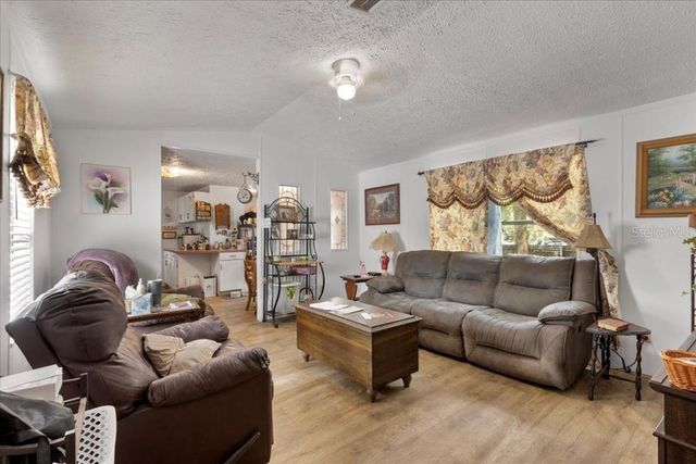 901 NE 11TH AVENUE, Trenton, FL 32693