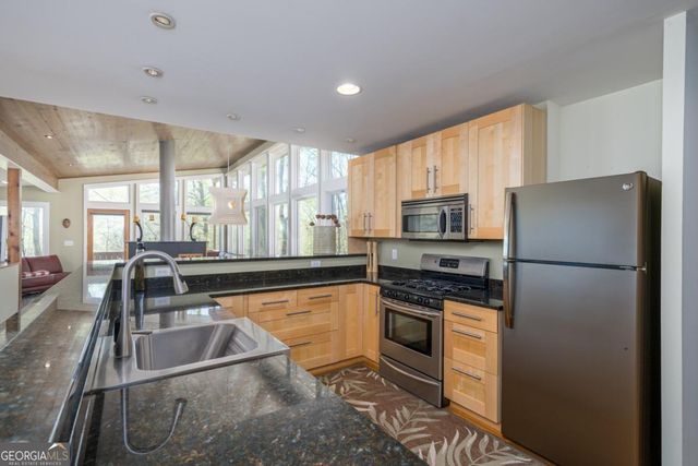 40 Pond Path, Ellijay, GA 30536