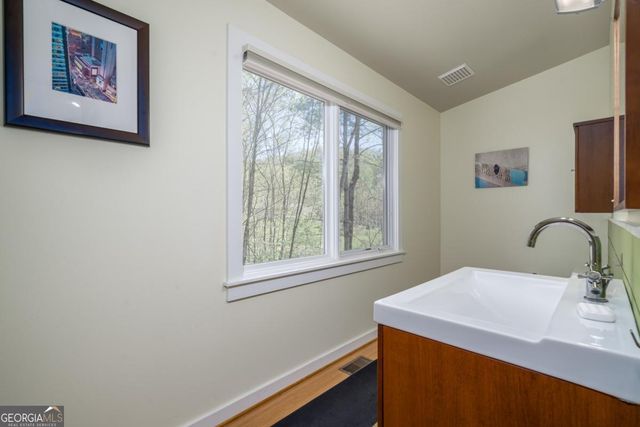40 Pond Path, Ellijay, GA 30536