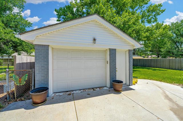 1932 N Sheridan St, Wichita, KS 67203