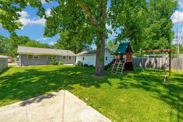 1932 N Sheridan St, Wichita, KS 67203