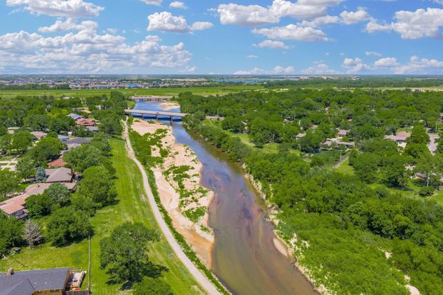 1932 N Sheridan St, Wichita, KS 67203
