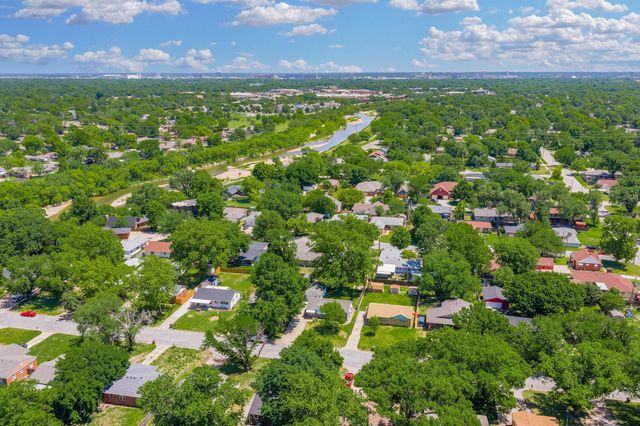 1932 N Sheridan St, Wichita, KS 67203