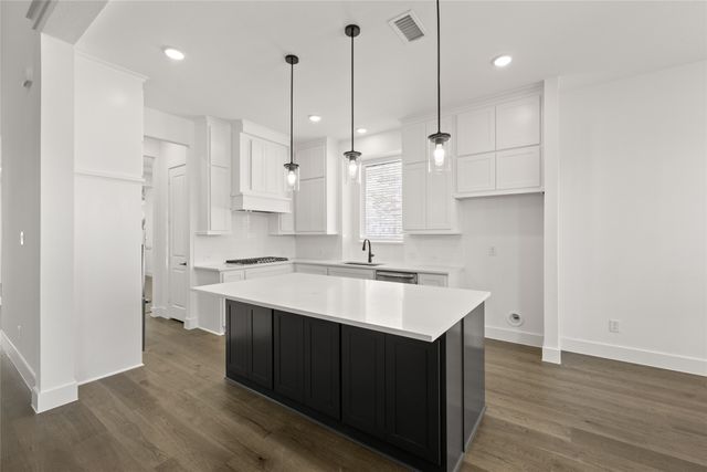 404 Newpark Boulevard, Desoto, TX 75115