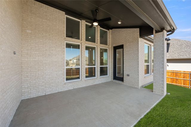 404 Newpark Boulevard, Desoto, TX 75115